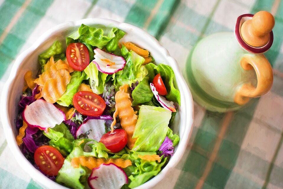 insalata di verdure per la dieta keto